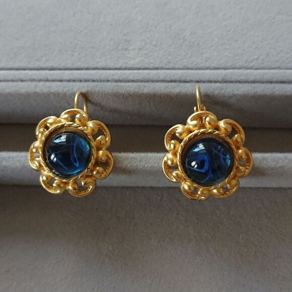 Vintage Cabochon Huggie style Blue and Gold Round Chunky Earrings - Picture 1 of 9